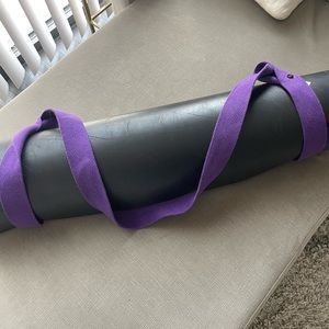 Lululemon yoga mat strap